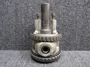 0341005-18 Cessna 195B Hub and Axle Sub Assembly